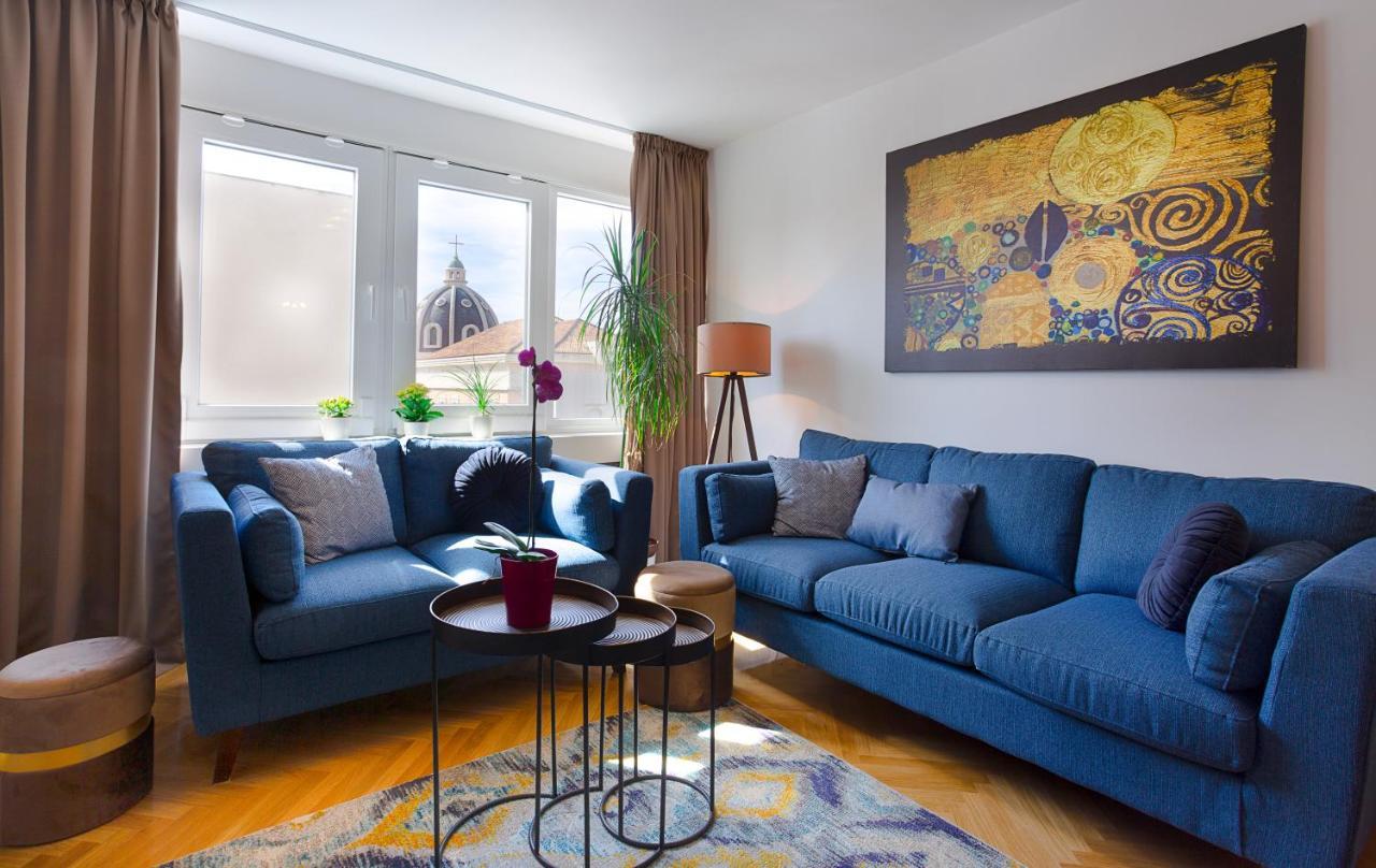Deluxe City Center Blue Apartment Split Exterior photo